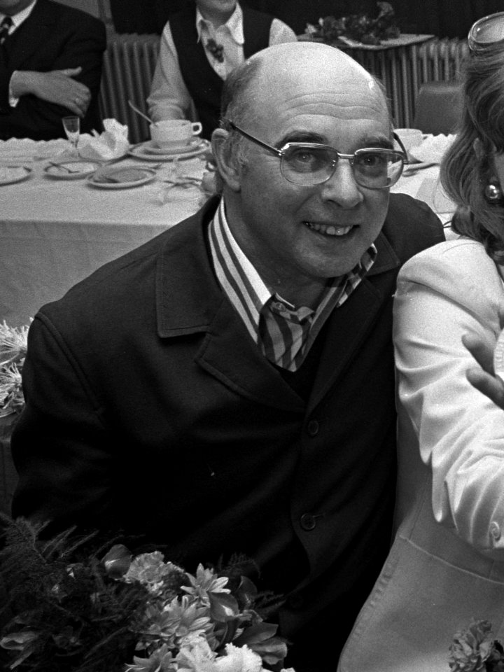 Toneelprijzen uitgereikt in Tiel, v.l.n.r. Wim Kouwenhoven, Petra Laseur, André , Bestanddeelnr 926-4346 (cropped)