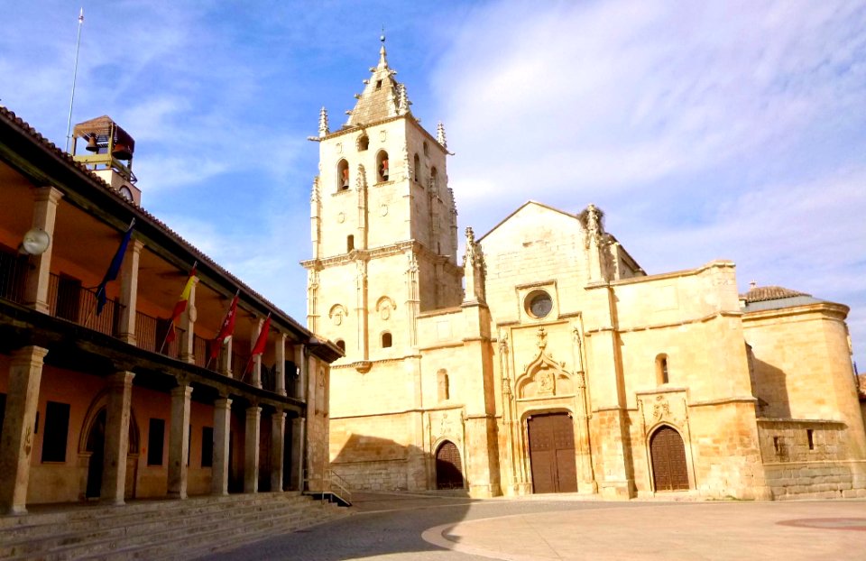 Torrelaguna - Iglesia de Santa María Magdalena y Ayuntamiento 2