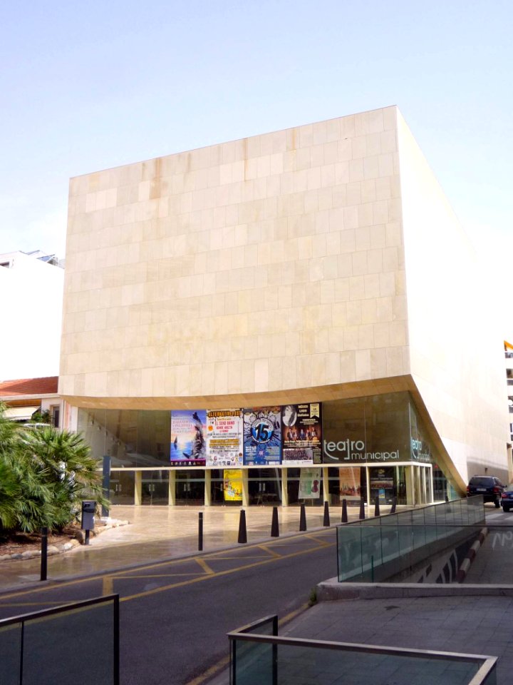 Torrevieja - Plaza Miguel Hernández, Teatro Municipal 1