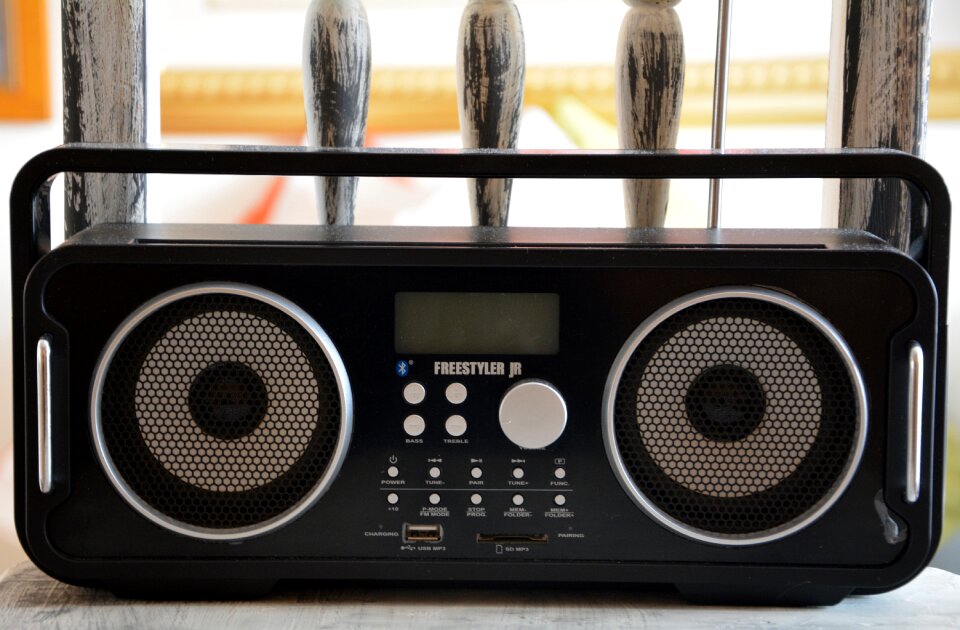 Listening entertainment audio