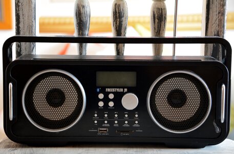 Listening entertainment audio