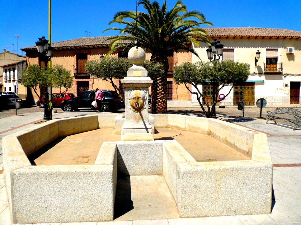 Torrijos - Plaza del Doctor Cifuentes, Caño Viejo 2