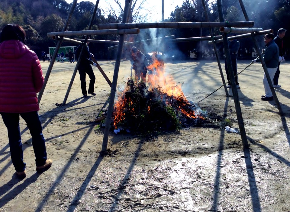 Tondoyaki held at Mayumi Elementary School (1)