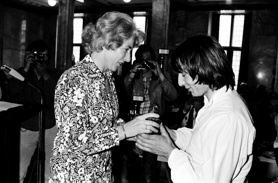 Toneelprijzen 1980 uitgereikt door minister Gardeniers (CRM) in Leiden nr 21 , Bestanddeelnr 930-8362
