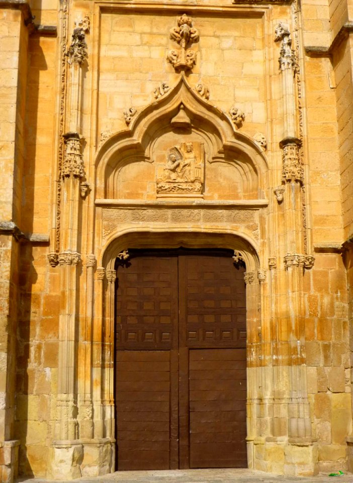 Torrelaguna - Iglesia de Santa María Magdalena, portadas 03
