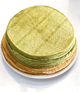 Tortillas de nopal arriba, tortillas de maiz abajo