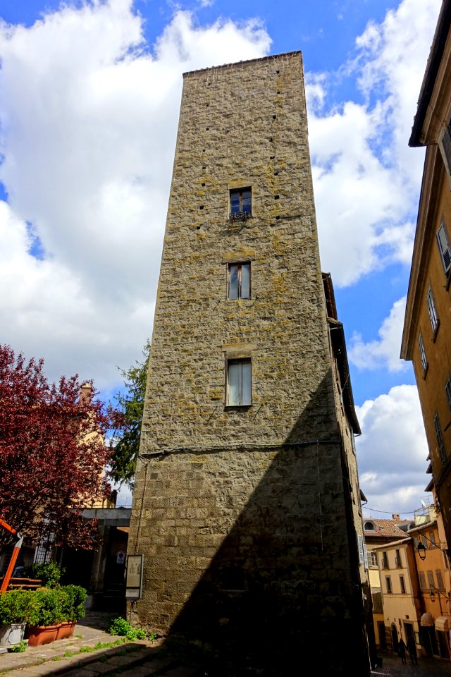 Torre del Borgognone - Piazza del Gesù - Viterbo, Italy - DSC02108