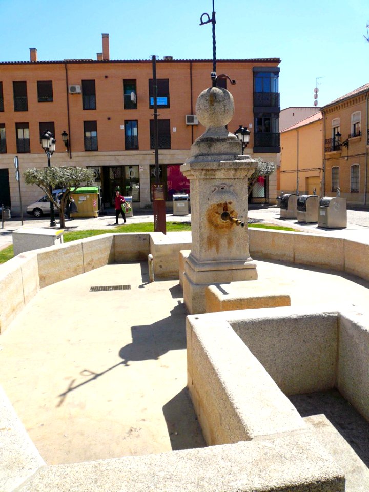 Torrijos - Plaza del Doctor Cifuentes, Caño Viejo 1
