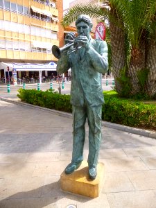 Torrevieja - Paseo de Vistalegre, Monumento a los Músicos Torrevejenses 4