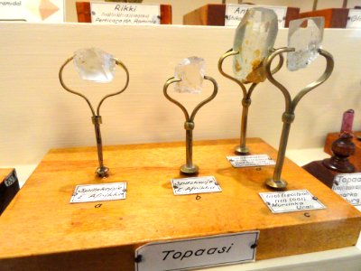 Topaz - Mineral Cabinet (Arppeanum) - DSC05495