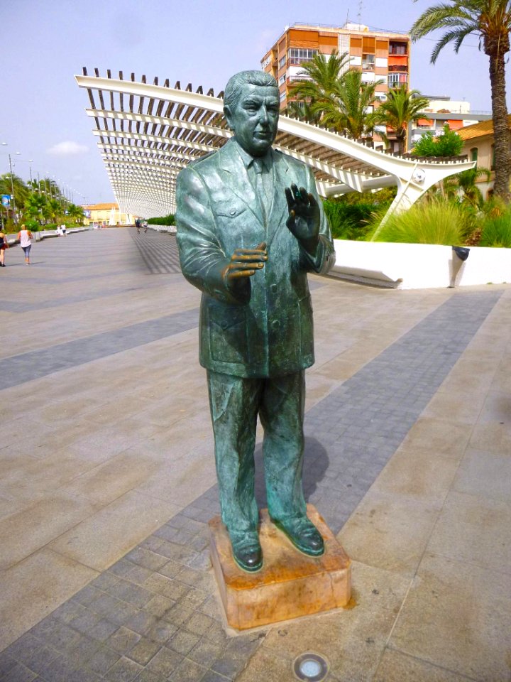 Torrevieja - Paseo de Vistalegre, Monumento a los Músicos Torrevejenses 2