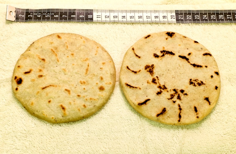 Tortillas Salvadoreñas. Cara (izq), Lomo (der)