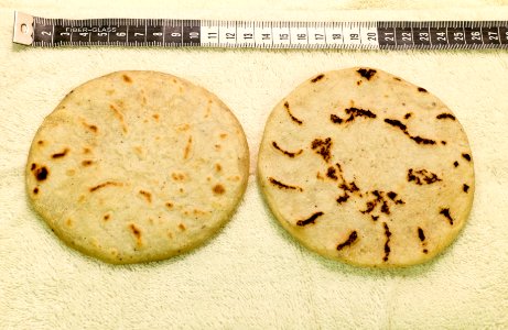 Tortillas Salvadoreñas. Cara (izq), Lomo (der)