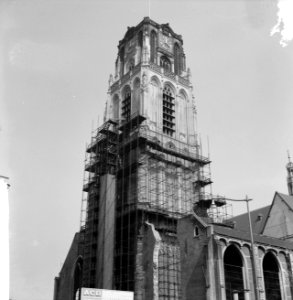 Toren van de Sint Laurens te Rotterdam uit de steigers, Bestanddeelnr 912-3345