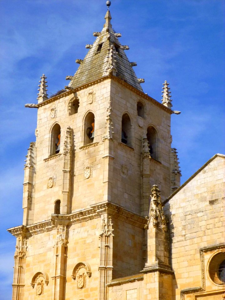 Torrelaguna - Iglesia de Santa María Magdalena, torre 02