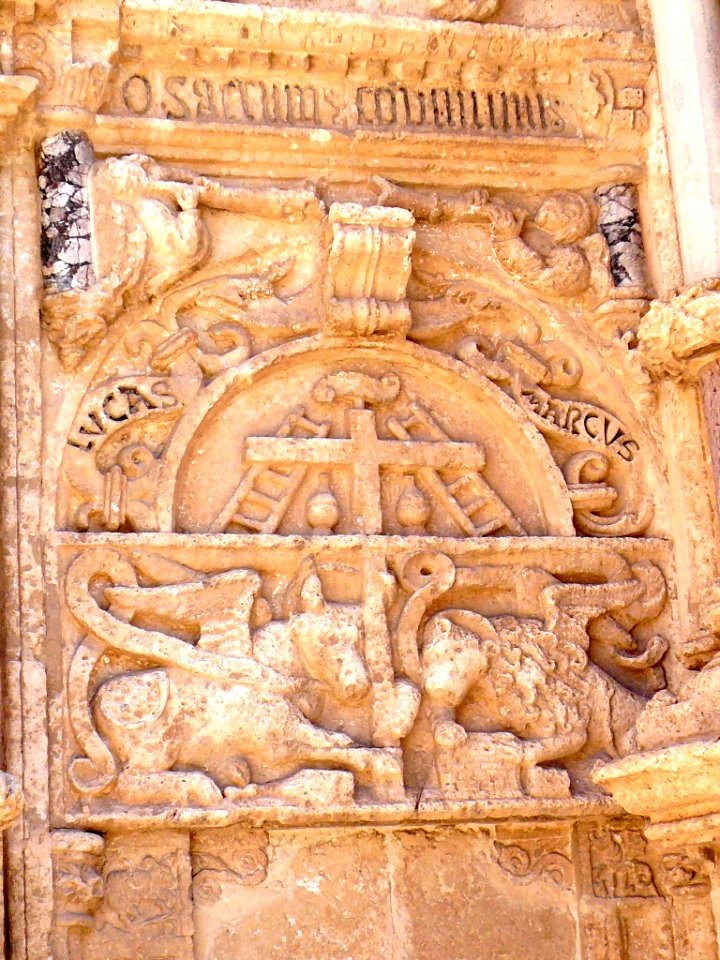 Torrijos - Colegiata del Santísimo Sacramento, portada principal 3