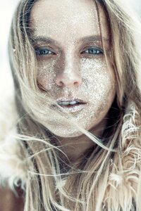 About green eyes unreal