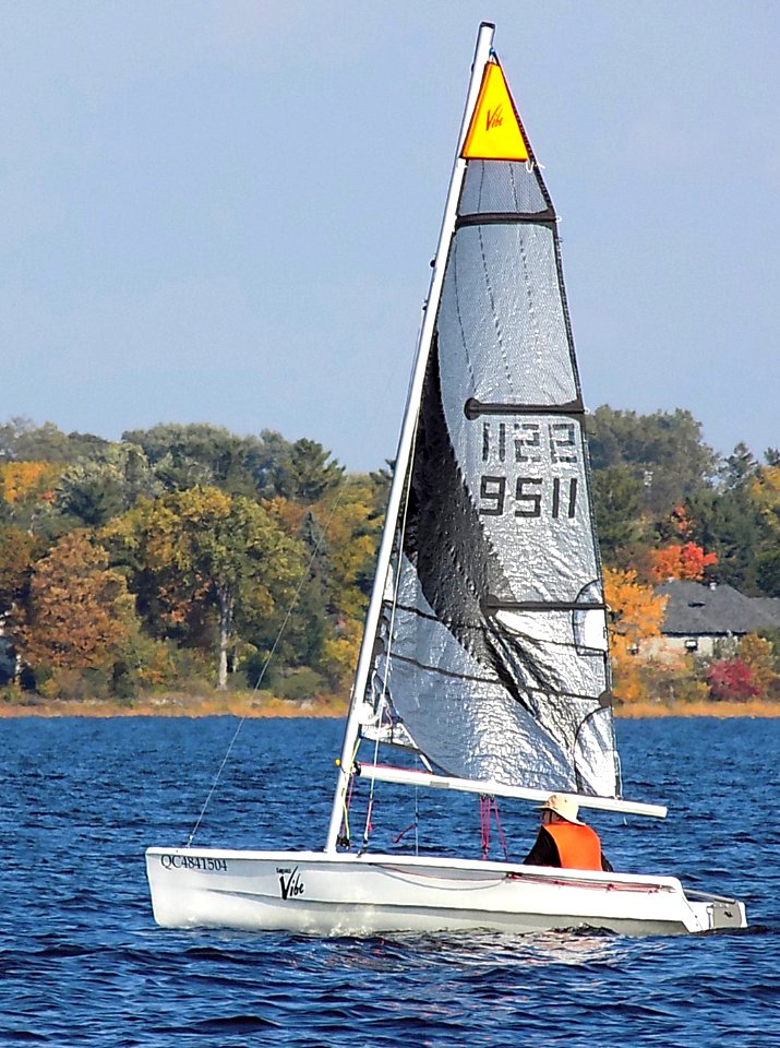 Topaz Vibe sailboat 4327
