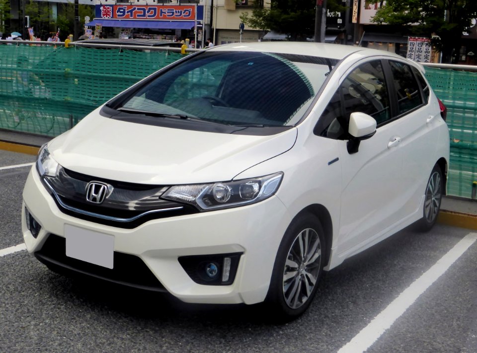 The frontview of Honda FIT HYBRID S Package (GP5)