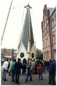Torentje afgehaald van de kapel van het Joannes de Deo-ziekenhuis. NL-HlmNHA 54037377
