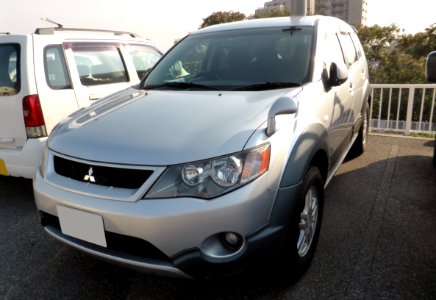 The frontview of Mitsubishi OUTLANDER (CW5W) with optional parts photo
