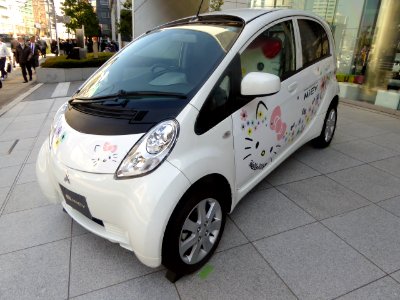 The frontview of Mitsubishi i-MiEV (HA4W) Hello Kitty