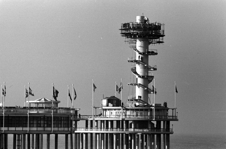 Toren op Scheveningse Pier bijna klaar, Bestanddeelnr 913-2118