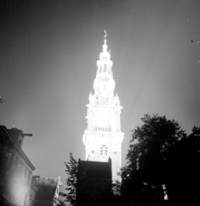 Toren van de Zuiderkerk in Amsterdam in feestverkichting i.v.m. de inhuldiging v, Bestanddeelnr 255-7082