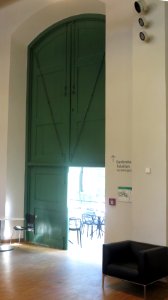 Tor im Grossen Atelier im Hildebrandt-Haus - Heute Durchblick in das Cafe