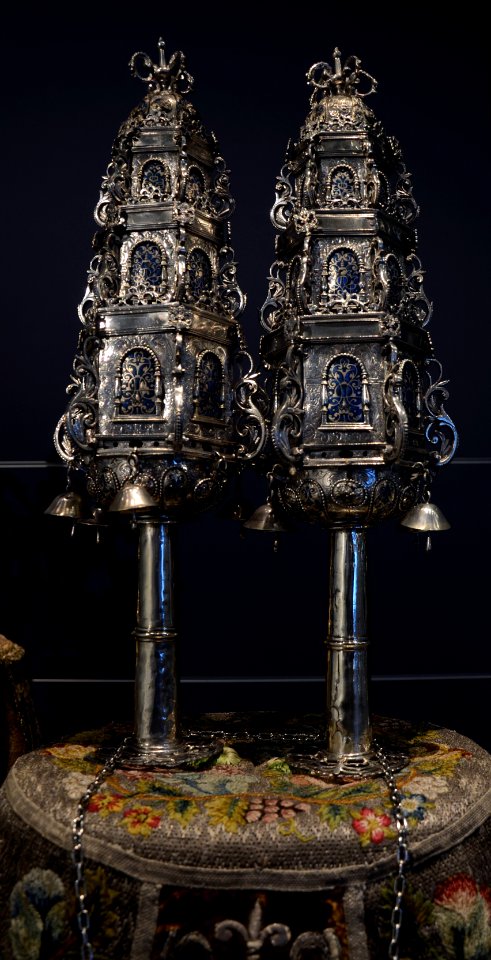 Torah finials Joods Hist Mus Amsterdam 08 11 2012