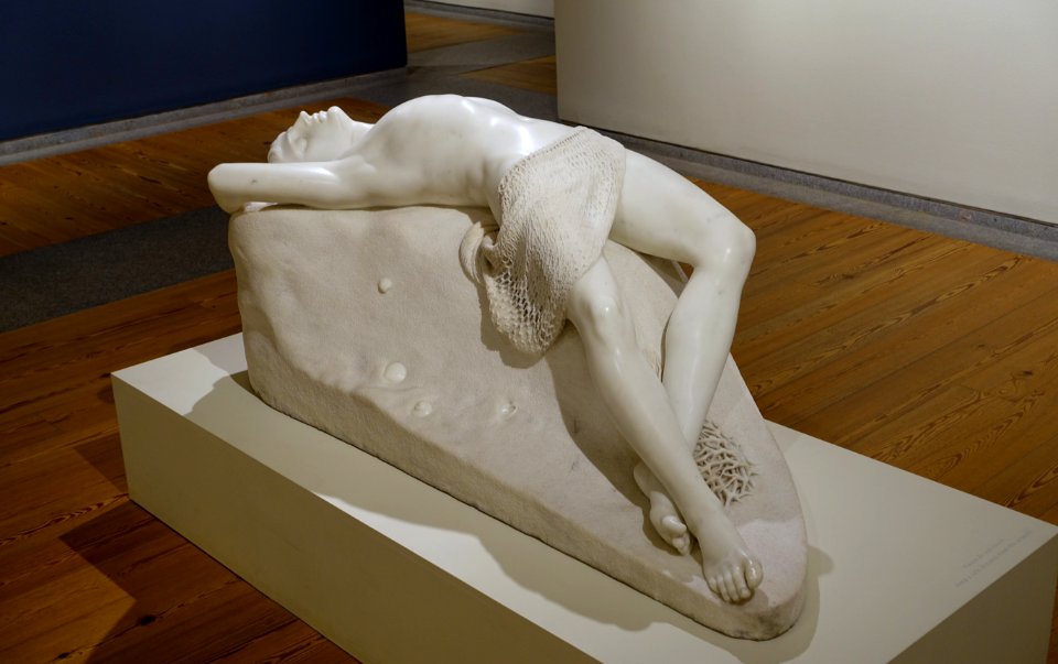 The Dead Pearl Diver by Benjamin Paul Akers, 1858, marble, view 3 - Portland Museum of Art - Portland, Maine - DSC04223