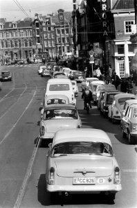Touristen in Amsterdam in verband met Pasen. Verkeersdrukte, Bestanddeelnr 923-3868
