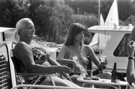 Topless zonnen op Nieuwe Meer, Bestanddeelnr 927-3899