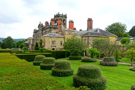 Topiary terrace - Biddulph Grange - Staffordshire, England - DSC09310