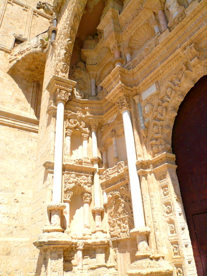 Torrijos - Colegiata del Santísimo Sacramento, portada principal 4