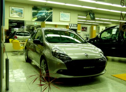 The frontview of Renault LUTECIA III RS