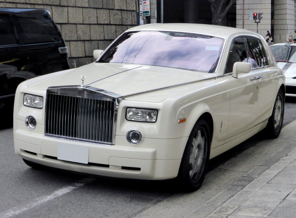 The frontview of Rolls-Royce Phantom Series I
