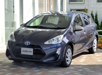 The frontview of Toyota AQUA S (NHP10)