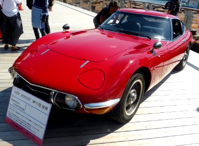 The frontview of Toyota 2000GT (MF10 latter period)