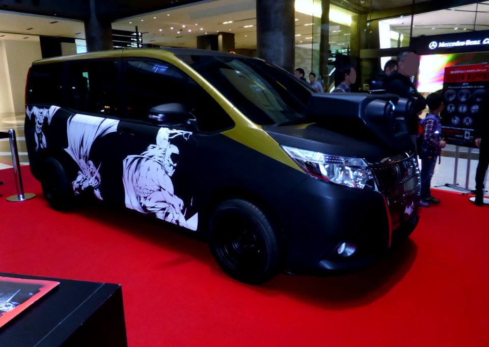 The frontview of Toyota Esquire (R80G) ver.BATMAN 75th