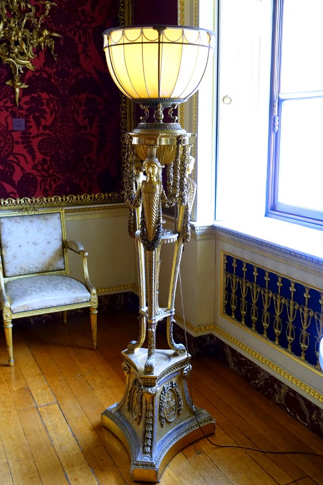 Torchère - Gallery - Harewood House - West Yorkshire, England - DSC01980