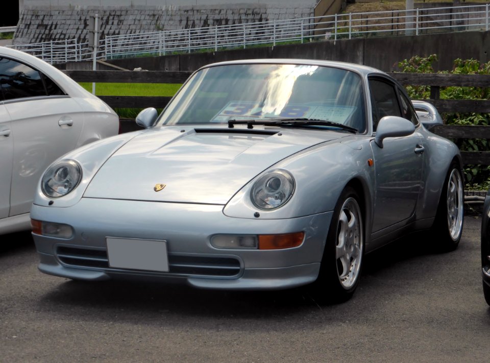 The frontview of Porsche 993 Carrera