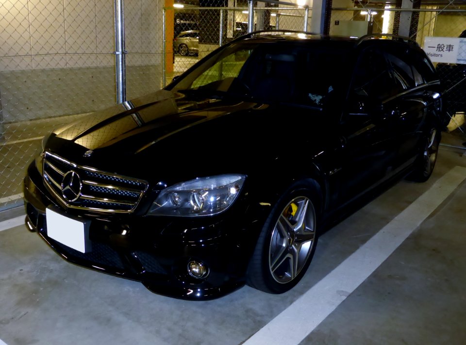 The frontview of Mercedes-Benz C63 AMG Stationwagon (S204)