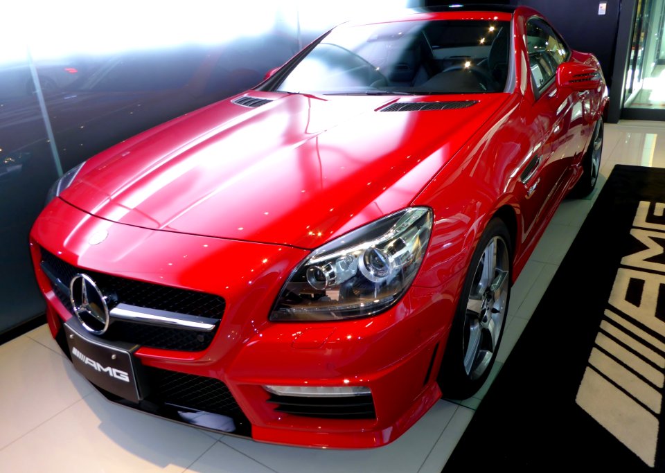 The frontview of Mercedes-Benz SLK55 AMG (R172) with her roof closed