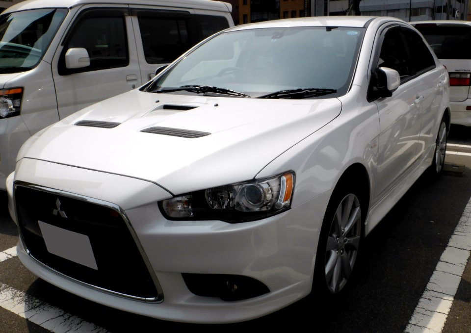 The frontview of Mitsubishi GALANT FORTIS SPORTBACK RALLIART (CY4A)