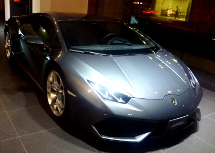 The frontview of Lamborghini Huracán LP610-4