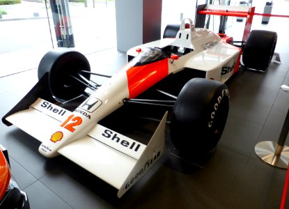 The frontview of McLaren MP4-4