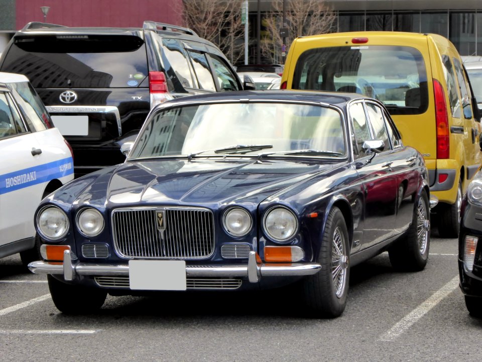 The frontview of Jaguar XJ12