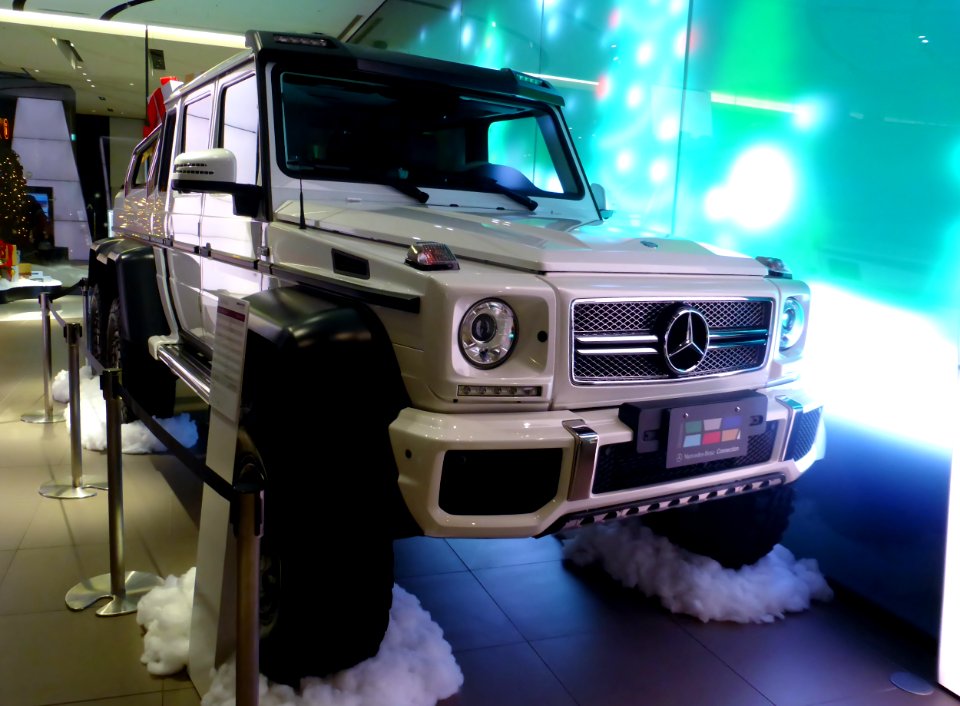 The frontview of Mercedes-Benz G63 AMG 6×6 (W463)