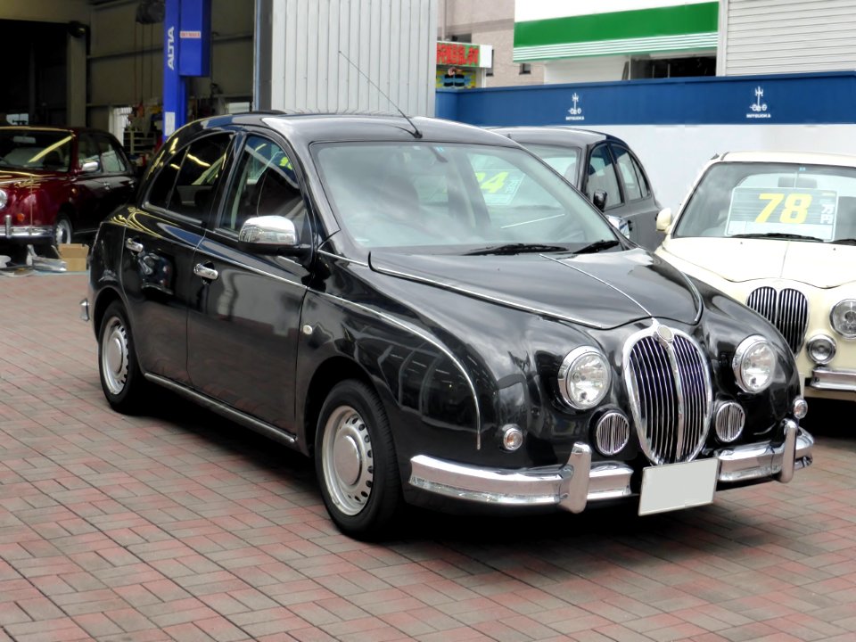 The frontview of Mitsuoka Viewt 12ST (K13)